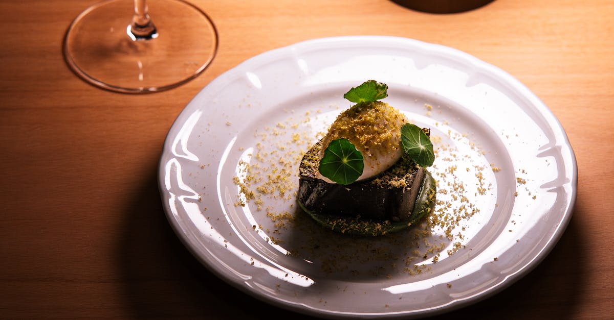 découvrez une recette originale alliant le piquant du chorizo à la douceur des cannelés, parfaite pour un apéritif savoureux et gourmand.