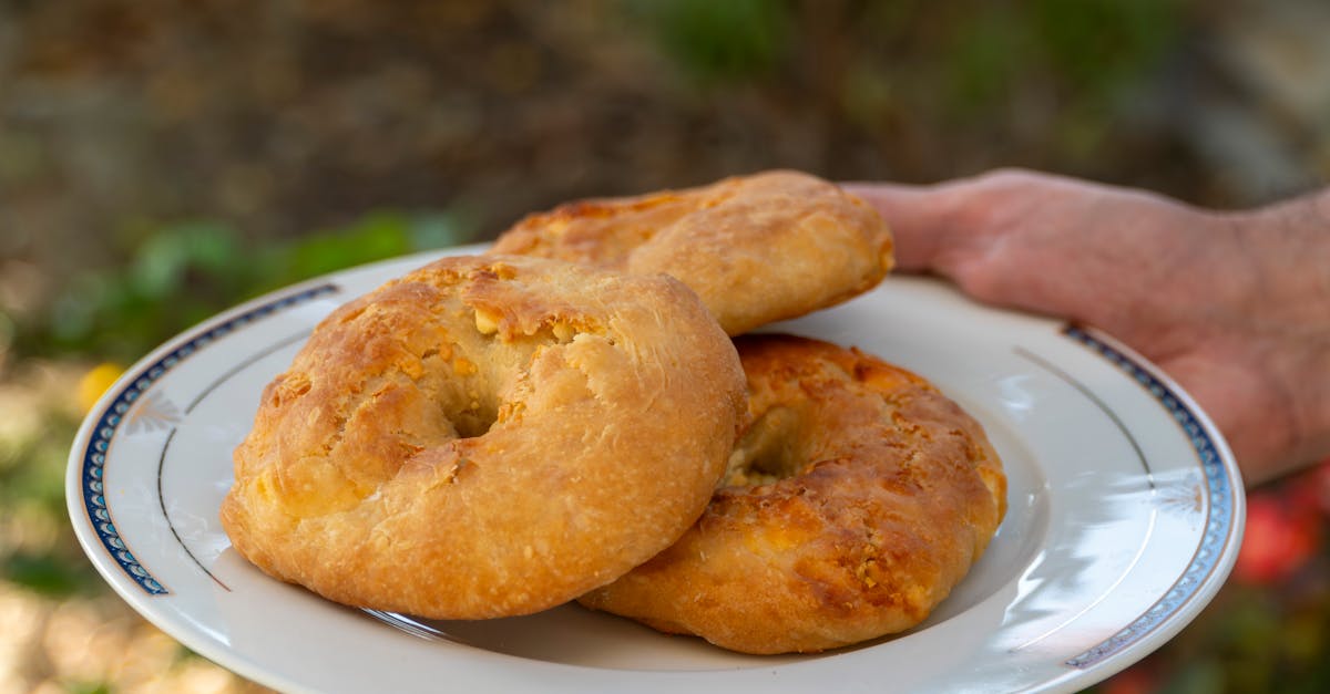 découvrez une recette facile et savoureuse pour préparer votre propre pain à kebab maison, idéal pour des repas gourmands et authentiques.
