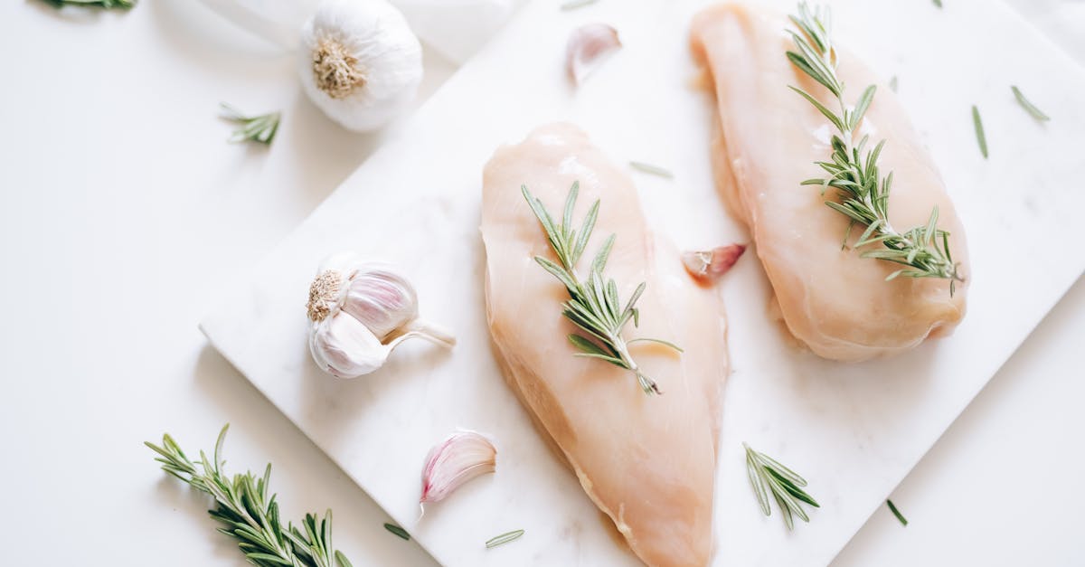 découvrez une délicieuse recette de poulet simple et savoureuse, parfaite pour un repas convivial et facile à préparer.