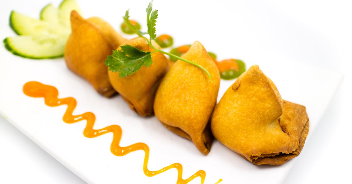 découvrez nos samoussas au thon et au fromage, une délicieuse combinaison croustillante parfaite pour un apéritif savoureux et facile à préparer.