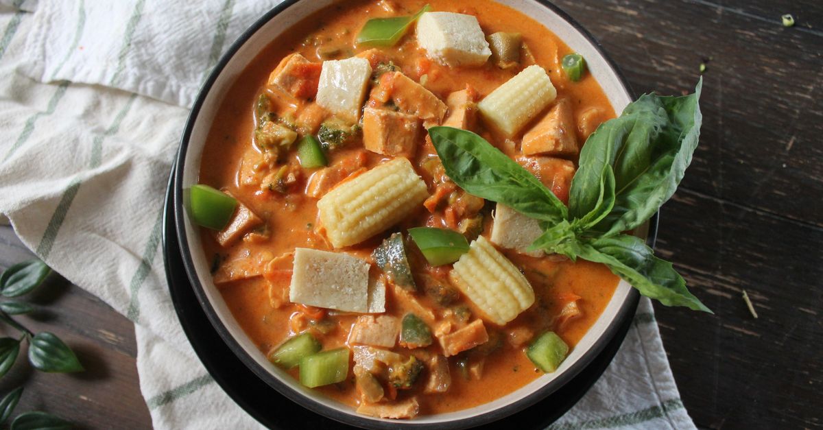 découvrez une recette savoureuse de poisson au curry de coco, alliant la douceur du lait de coco aux épices exotiques pour un plat délicieux et facile à préparer.