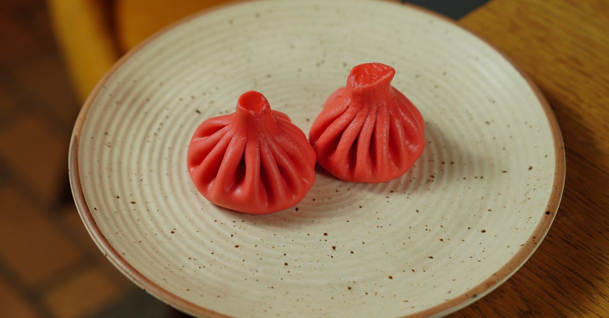 découvrez la cuisine géorgienne authentique, un savant mélange de saveurs traditionnelles, d'épices parfumées et de plats typiques qui éveilleront vos papilles.