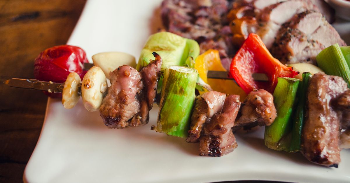 découvrez nos brochettes de bœuf marinées, une recette savoureuse et facile à préparer pour un repas gourmand et plein de saveurs.
