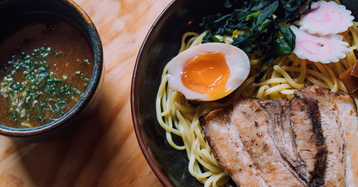 découvrez la recette authentique de la soupe miso, un incontournable de la cuisine japonaise, riche en saveurs et bienfaits pour la santé.