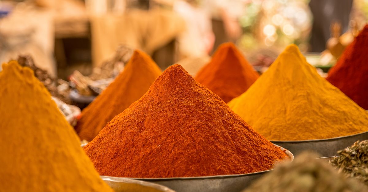 découvrez les épices marocaines authentiques pour sublimer vos plats avec des saveurs riches et parfumées typiques du maroc.