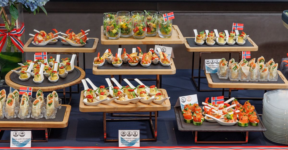 découvrez la cuisine norvégienne : des plats savoureux à base de poissons frais, de fromage brun et de recettes traditionnelles riches en saveurs nordiques.
