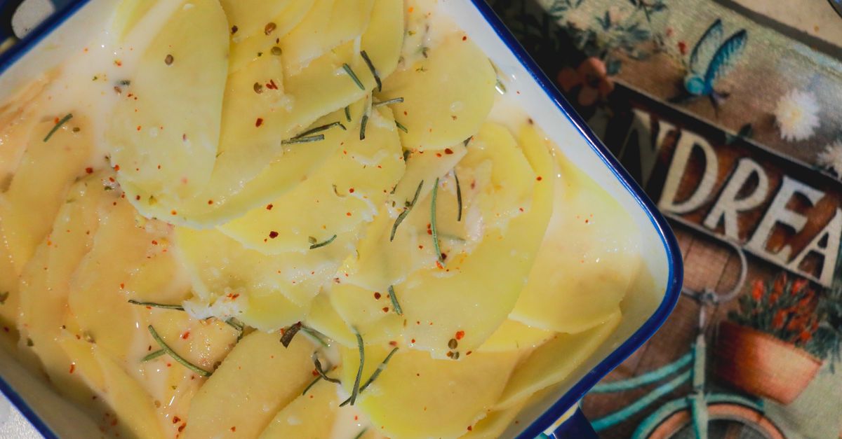 découvrez notre délicieux gratin salé, une recette savoureuse et réconfortante qui ravira vos papilles à chaque bouchée.