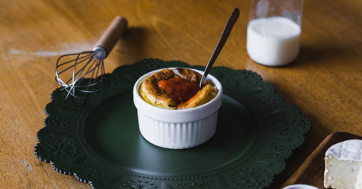 découvrez notre recette de bowlcake au fromage blanc, une délicieuse option saine et gourmande pour un petit-déjeuner ou un encas rapide et facile à préparer.