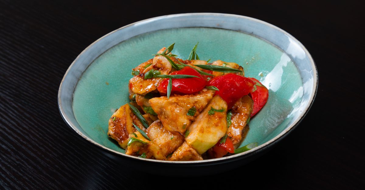 découvrez une recette savoureuse de sauté de courgettes au chorizo, rapide et facile à préparer pour un repas plein de goût.