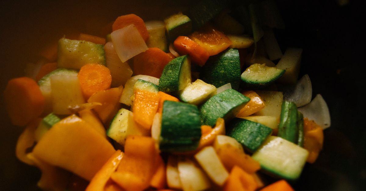 recette rapide et savoureuse de sauté de courgettes et tomates, idéale pour un repas léger et plein de fraîcheur.