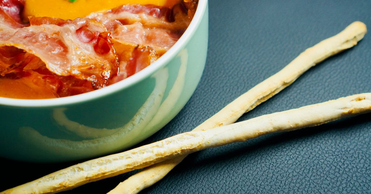 découvrez une recette savoureuse de poireaux au bacon, parfaite pour un plat simple et gourmand à partager en famille.