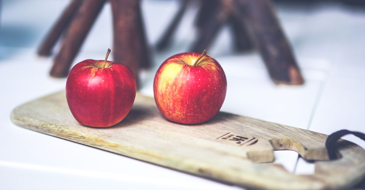 découvrez la recette des apple fritters, ces délicieux beignets aux pommes croustillants et fondants, parfaits pour une pause gourmande.