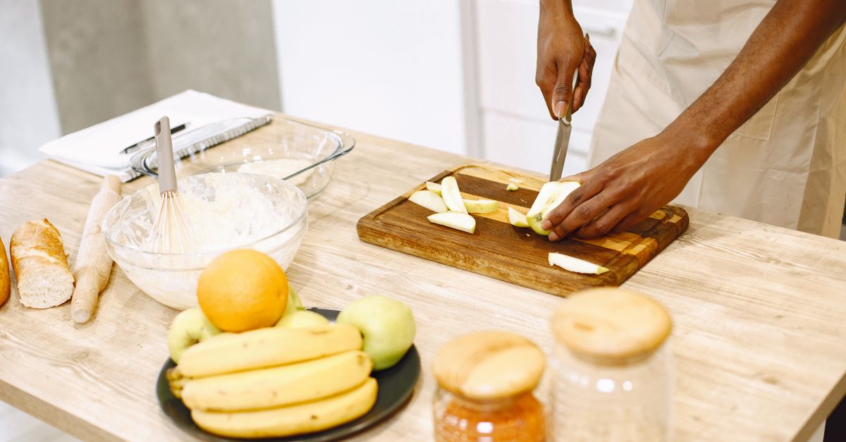 découvrez une recette savoureuse de boudin noir aux pommes caramélisées, alliant douceur fruitée et richesse traditionnelle pour un plat gourmand et réconfortant.