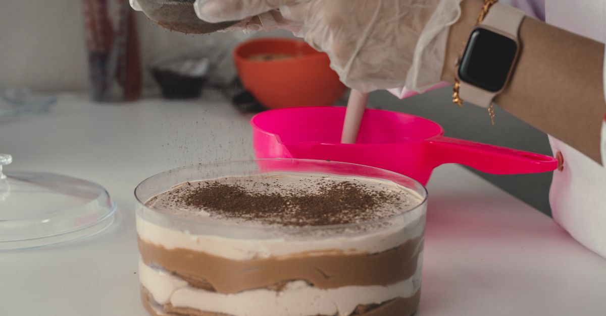 découvrez notre recette facile et délicieuse de tiramisu aux oreo, un dessert crémeux et gourmand qui ravira vos papilles.