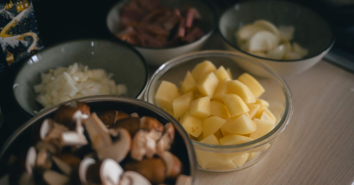 découvrez une recette savoureuse de raclette, facile à préparer pour un repas convivial et gourmand entre amis ou en famille.