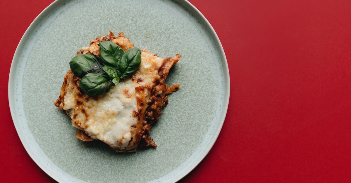 découvrez notre délicieuse lasagne au saumon et poireaux, une recette savoureuse et originale parfaite pour un repas convivial et gourmand.