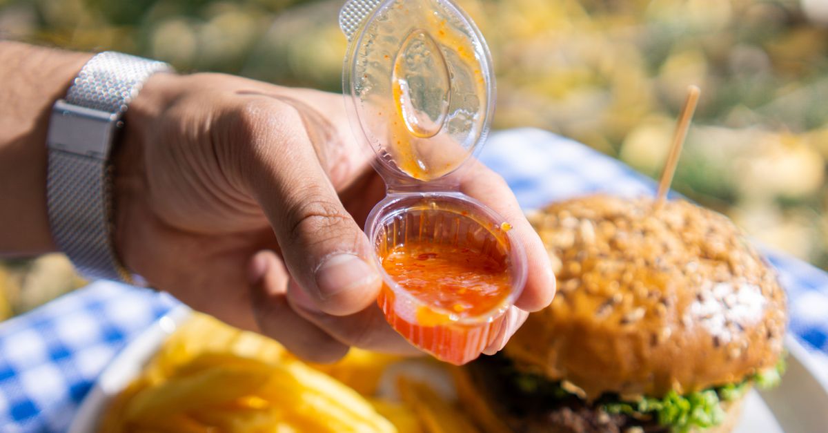 découvrez notre sauce épicée aux saveurs intenses, parfaite pour relever vos plats préférés avec un goût unique et piquant.