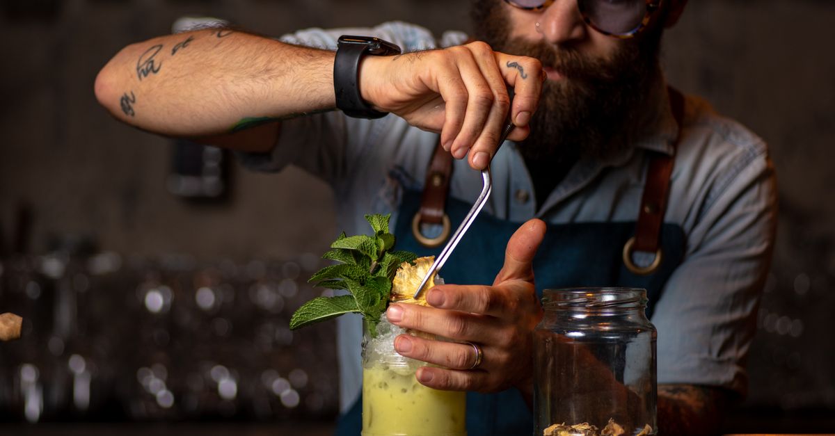 découvrez nos recettes de cocktails zéro déchet, alliant saveurs délicieuses et respect de l'environnement pour un moment convivial et responsable.