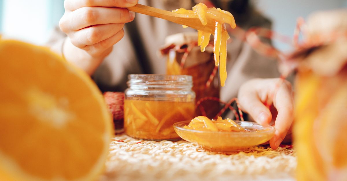 découvrez notre recette facile de confiture d'orange amère pour un goût authentique et savoureux à savourer au petit-déjeuner.