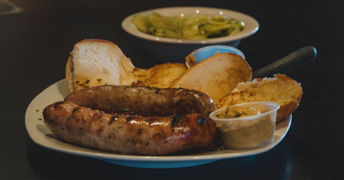 découvrez notre savoureuse saucisse au chou, une délicieuse recette traditionnelle alliant saveurs authentiques et ingrédients frais pour un plat réconfortant.