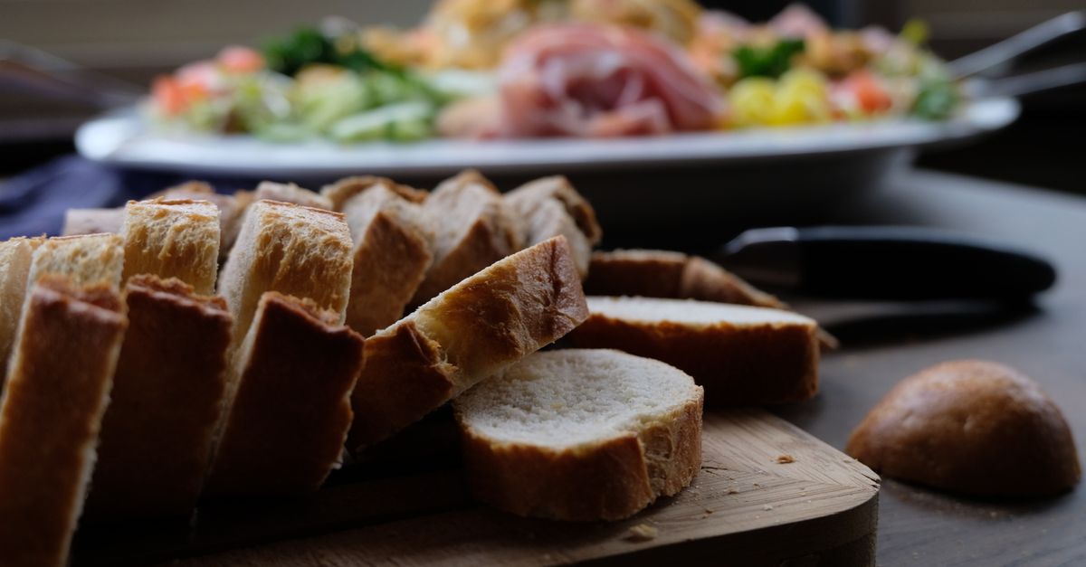 découvrez tout sur la julskinka, le jambon traditionnel suédois de noël, sa préparation et ses recettes festives incontournables.