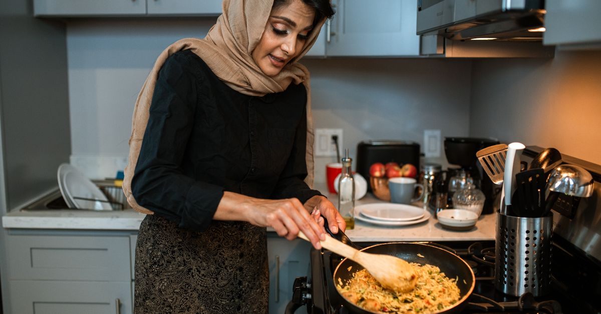 découvrez la quantité idéale de riz à prévoir par personne pour vos repas, afin d'éviter le gaspillage et optimiser votre cuisson.