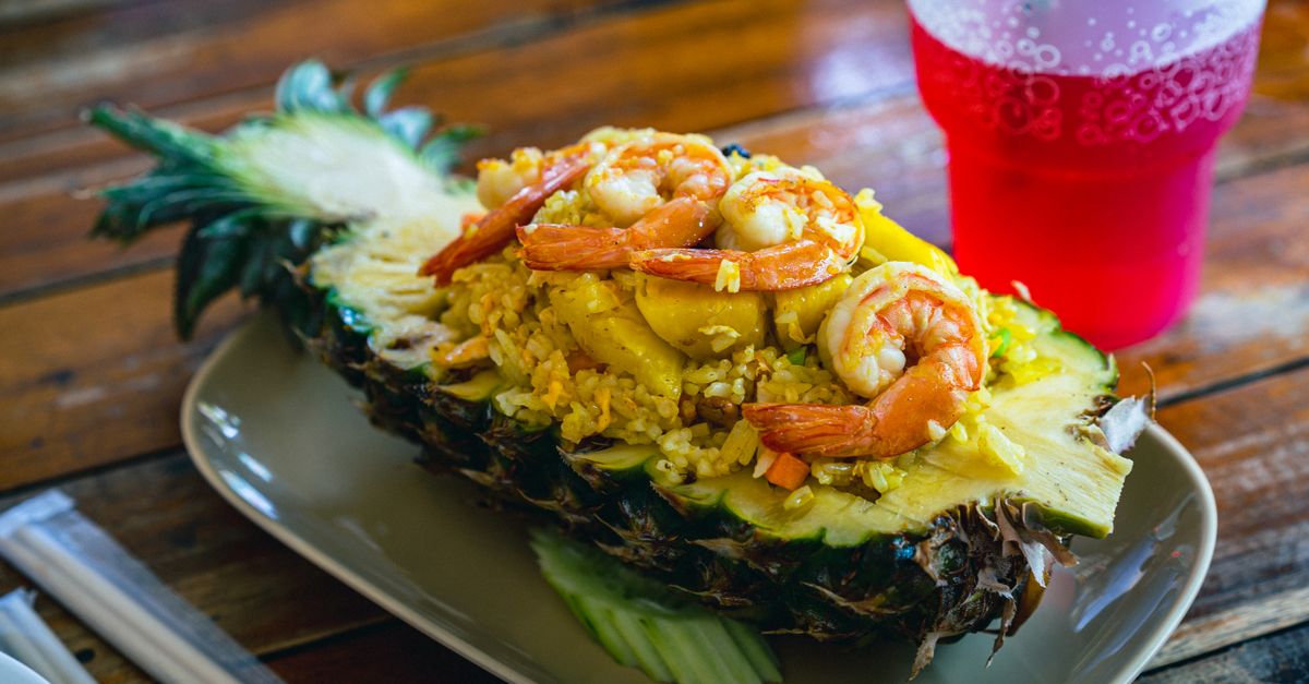 découvrez notre recette authentique de shrimp pad thai, un plat thaïlandais savoureux aux crevettes sautées avec des nouilles, des légumes croquants et une sauce sucrée-salée irrésistible.